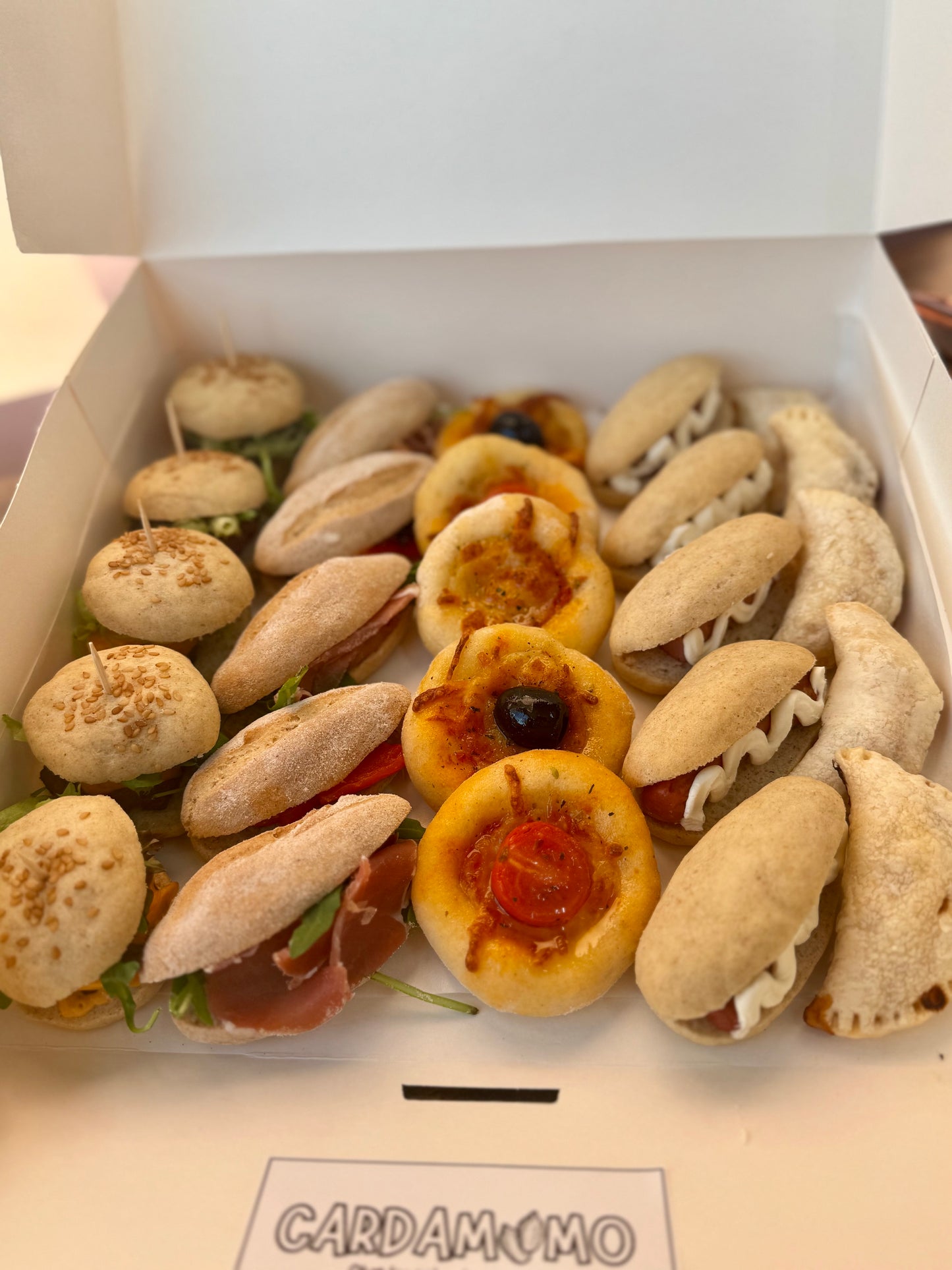 CAJA BANDEJA SALADA DE CATERING